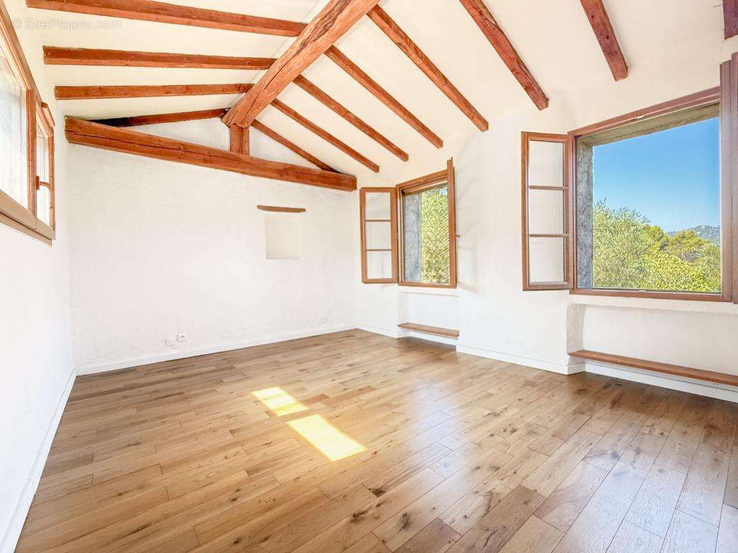Maison à DRAP