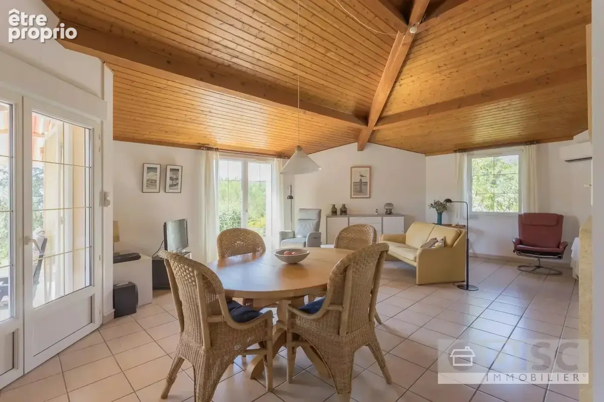 Belle maison moderne avec 1 hectare de terrain et belles vues - photo 4