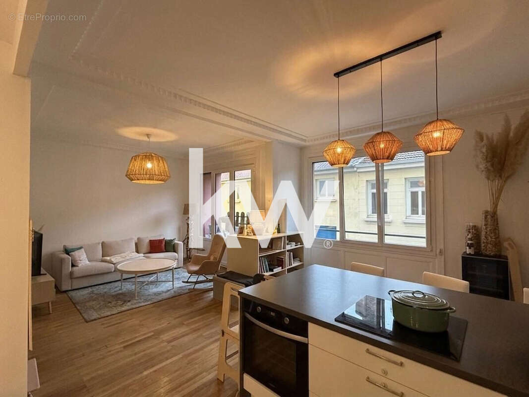 Appartement 87 m² à Saint-Etienne  - photo 4