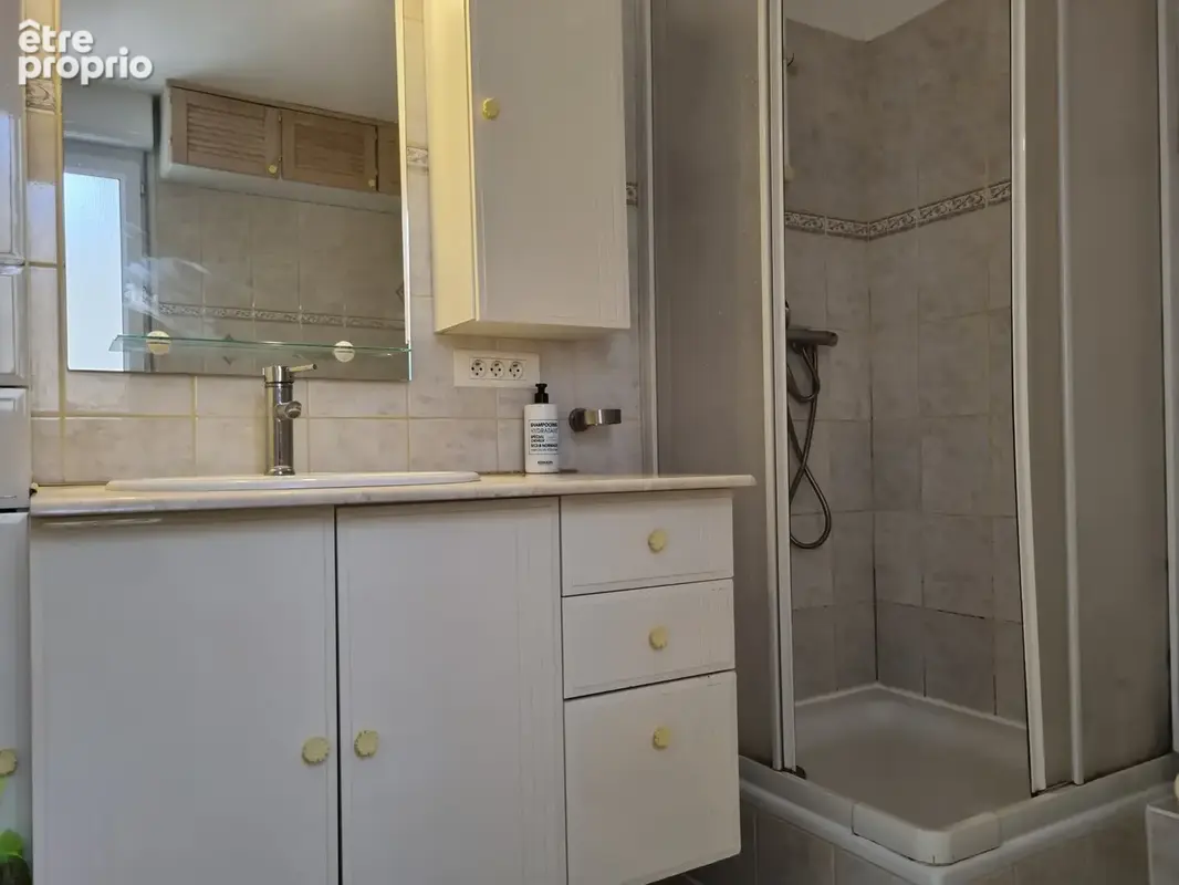 A vendre - gruissan plage - pavillon de plain-pied - bord de mer - 2 chambres - piscine - parking - photo 9