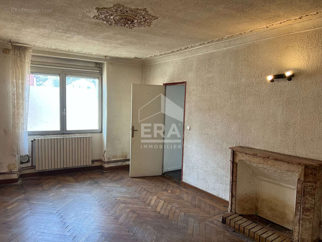 Appartement à ROCHE-LEZ-BEAUPRE