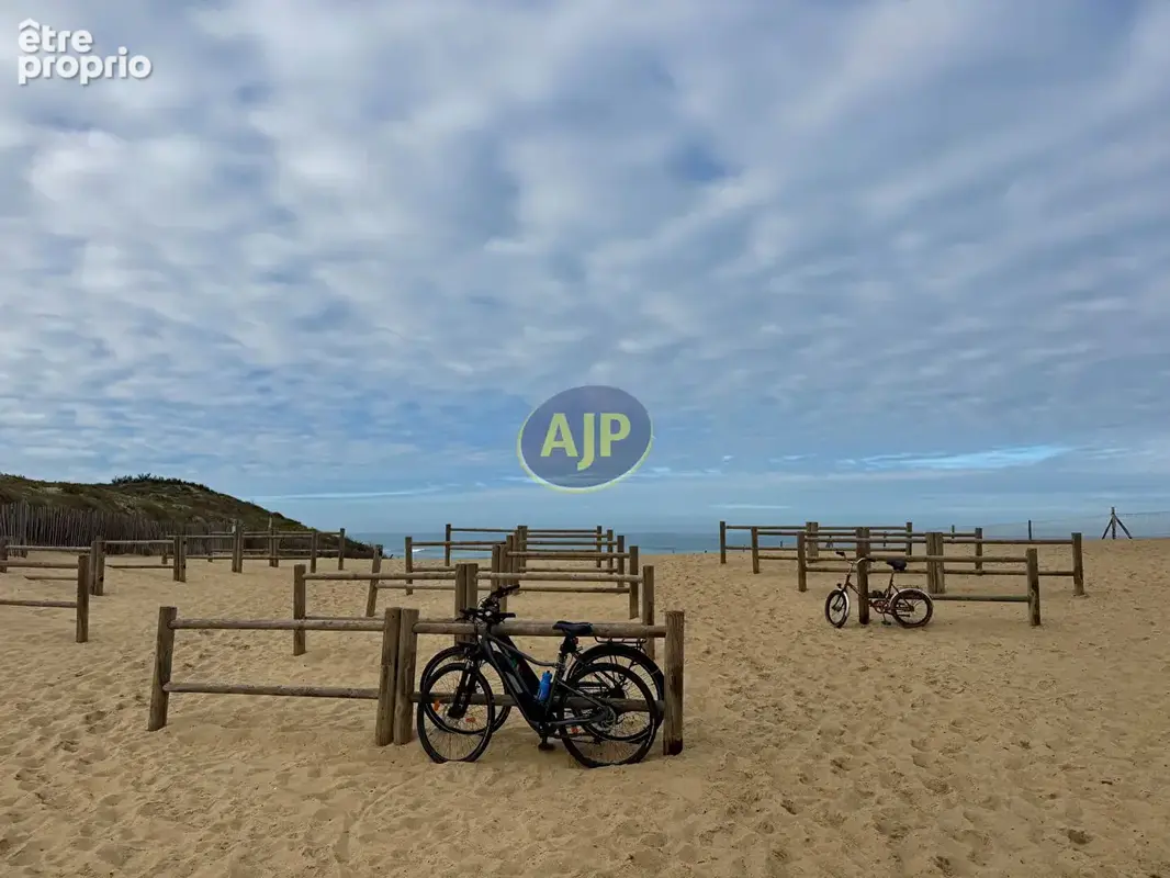 T2 plage + parking et cave - photo 1