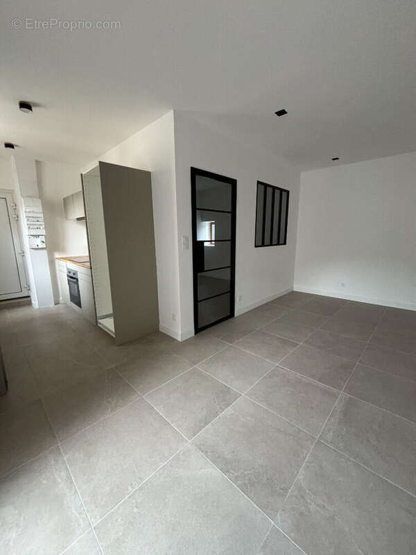 Appartement à GREZIEU-LA-VARENNE