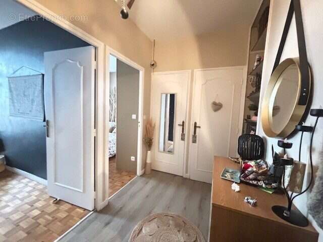 Appartement à SAINT-GENEST-LERPT