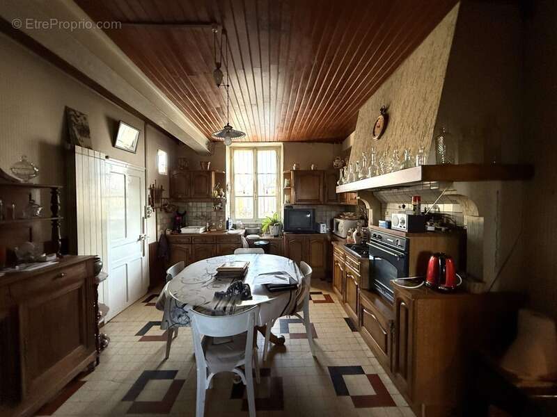 Maison à SAINT-SULPICE-LE-DUNOIS