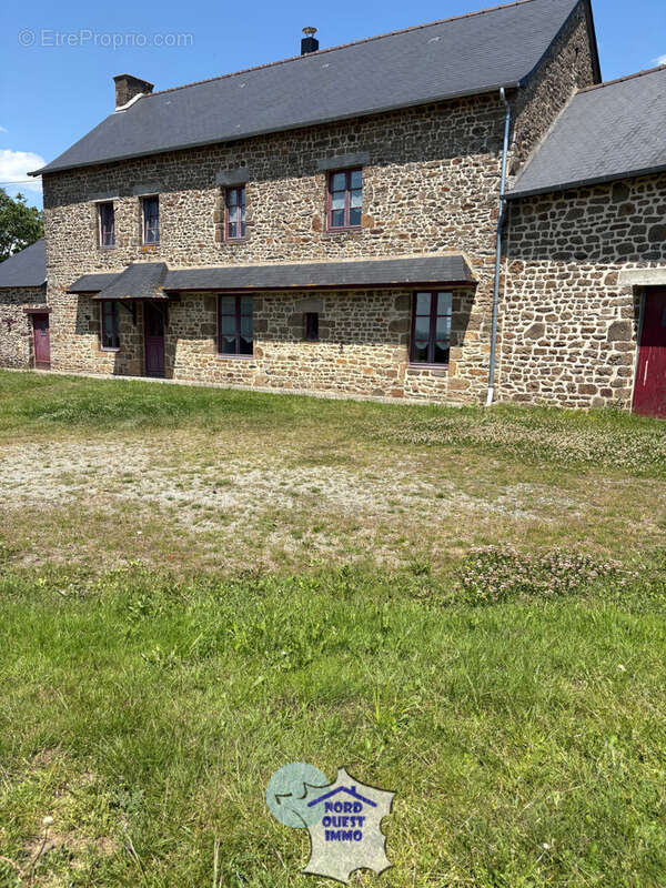 Maison en pierres de 7 pieces principales - photo 2