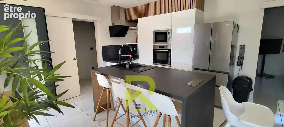Maison contemporaine 3 chambres avec piscine au sel chauffée - photo 3