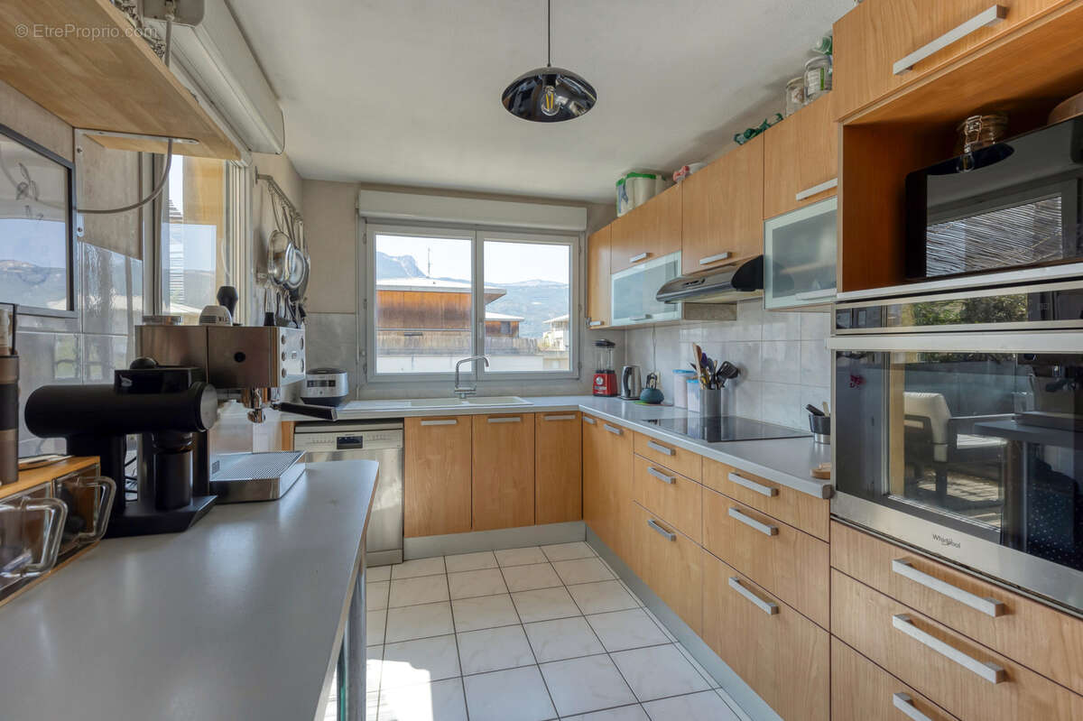 GRENOBLE Vigny Musset - T4 de 95m2 en étage élevé avec grande terrasse, cave et garage double - photo 9