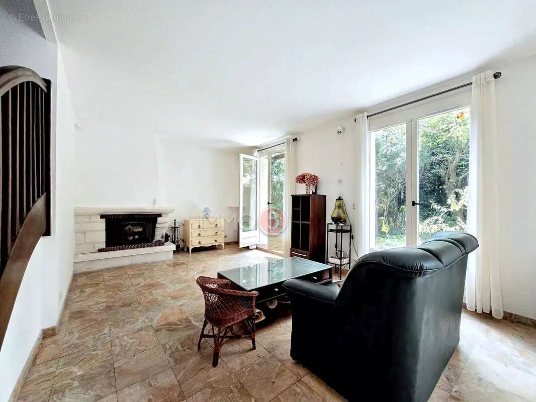 Maison à OZOIR-LA-FERRIERE