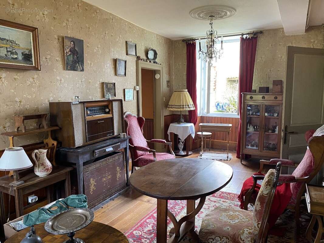 Maison à SAINT-ANGEAU