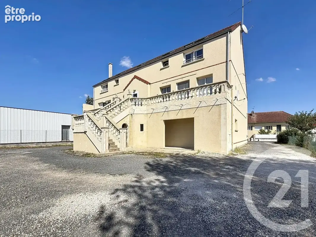 Photo Autres à Saint-Clement au prix de 499 000€