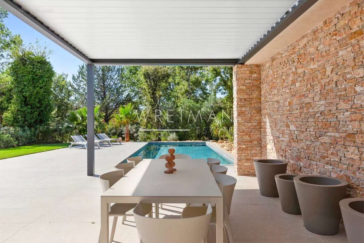 Maison à TOURRETTES