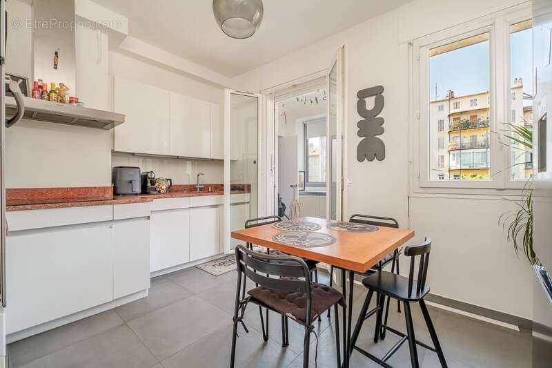 Appartement à MARSEILLE-8E