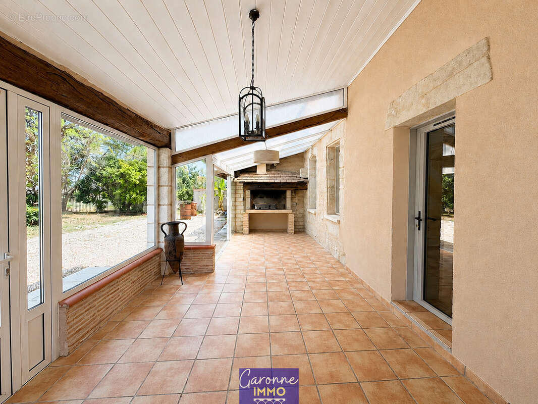 Maison en pierre rénovée avce piscine et vue imprenable - photo 13
