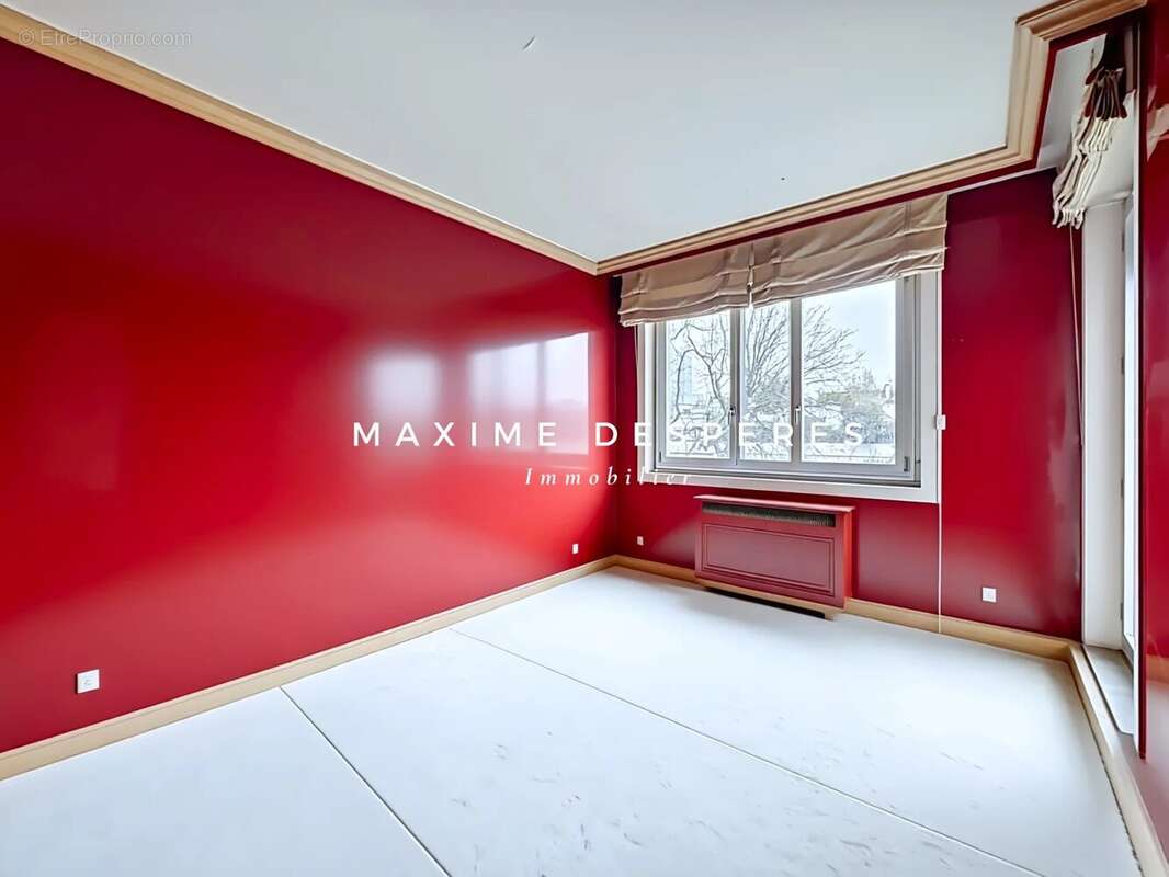 Appartement à NEUILLY-SUR-SEINE