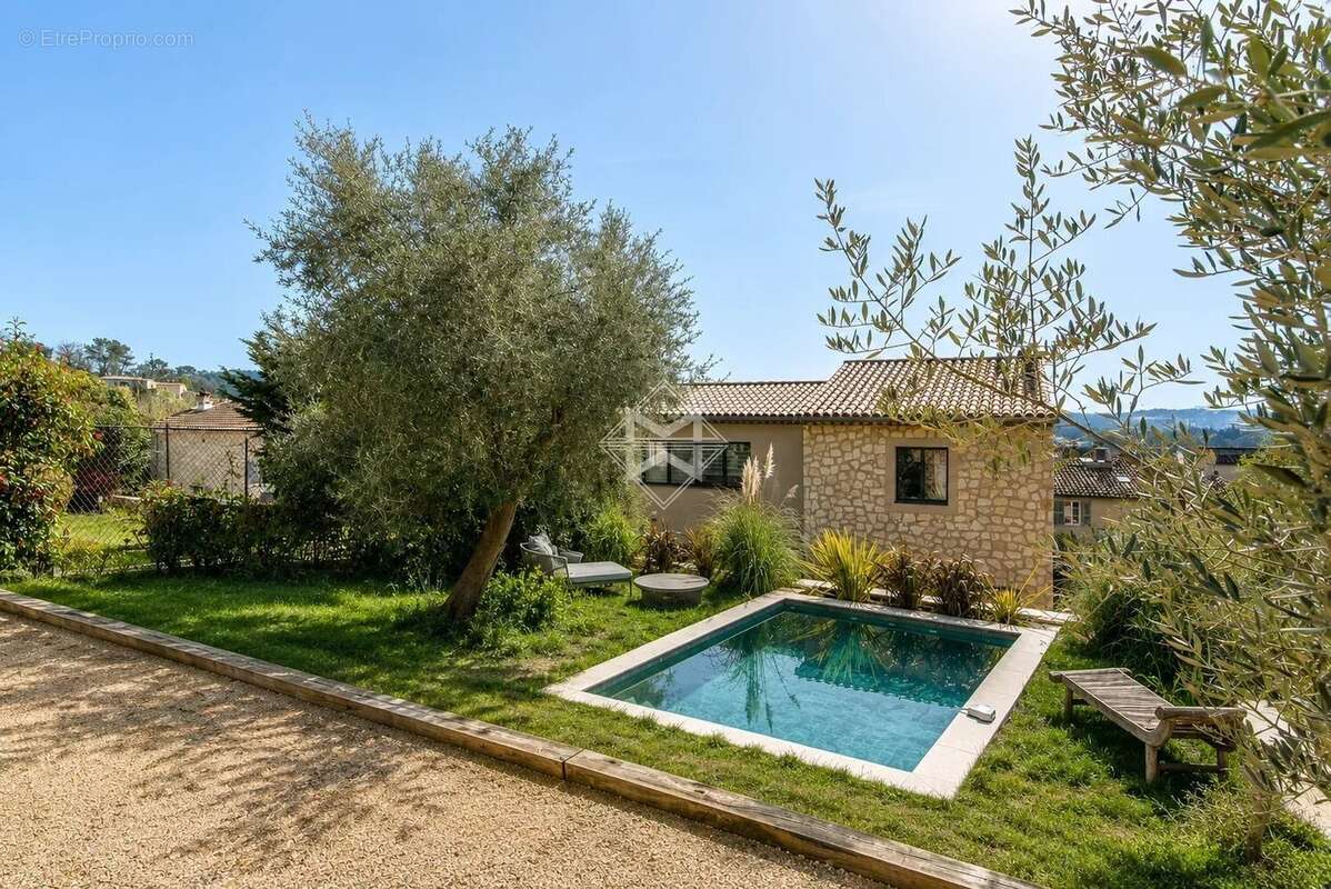 Maison à VALBONNE