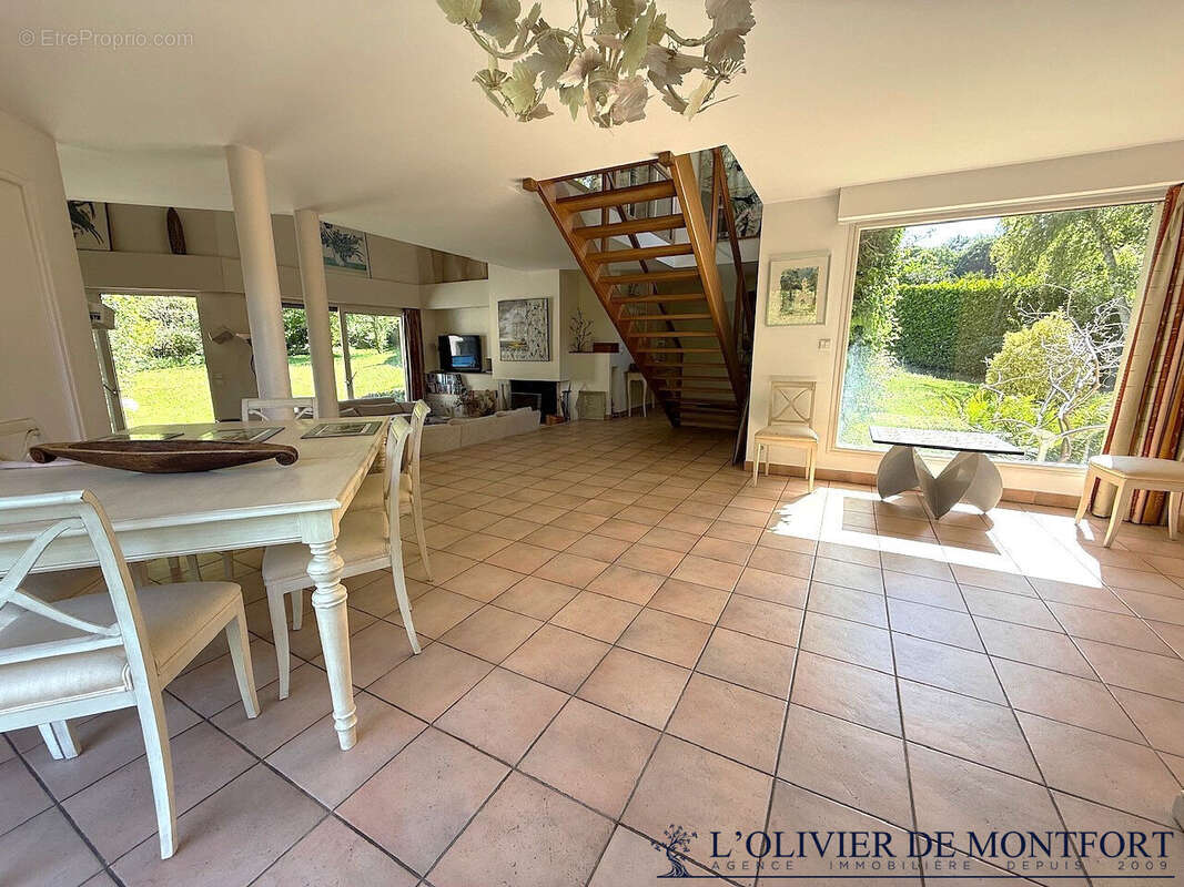 Maison Architecte de 9 pièce(s) 300 m² au sol - photo 6