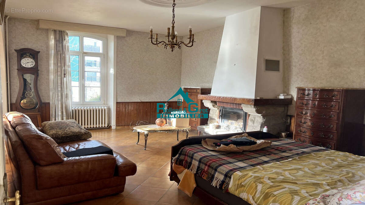 Maison à NOYAL-SUR-VILAINE