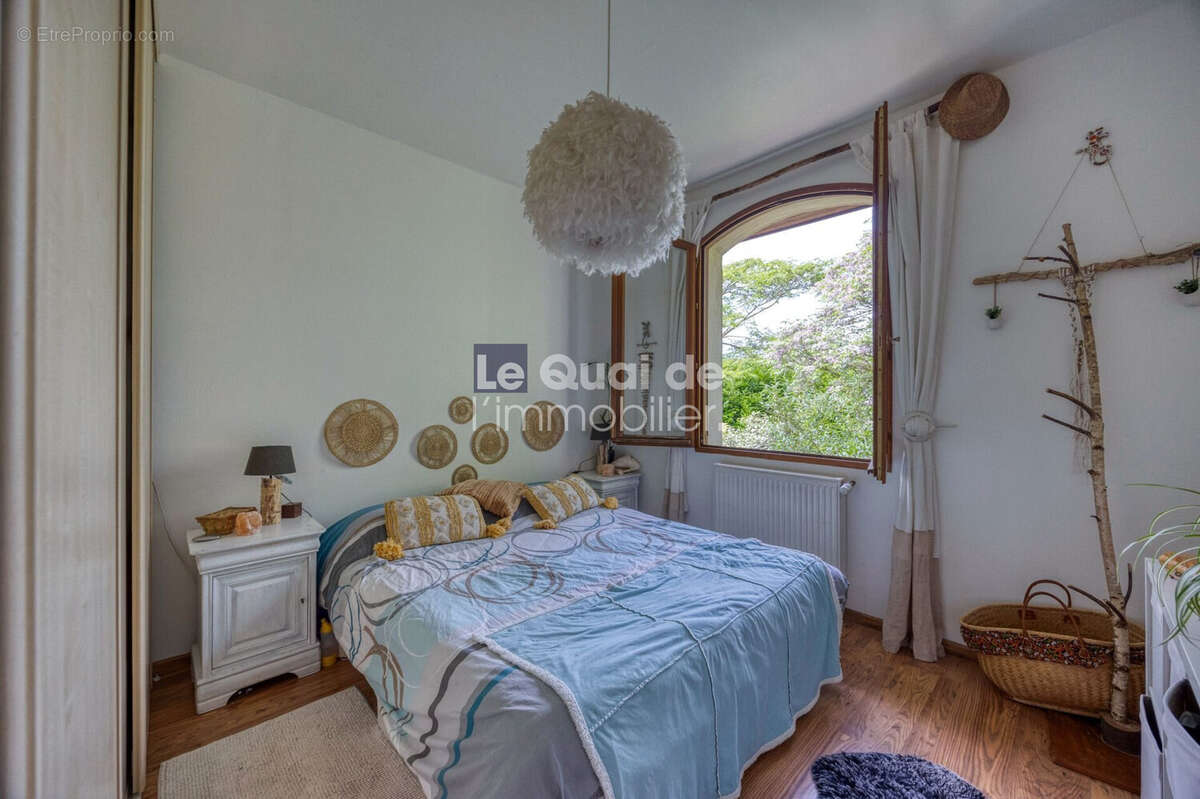 Maison à CHARNECLES