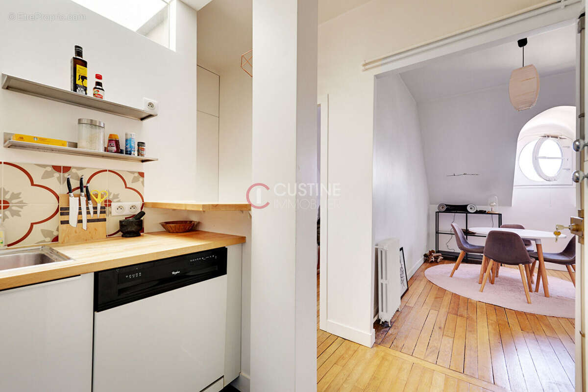 Plaine monceau  -dernier etage - excellent etat - photo 10
