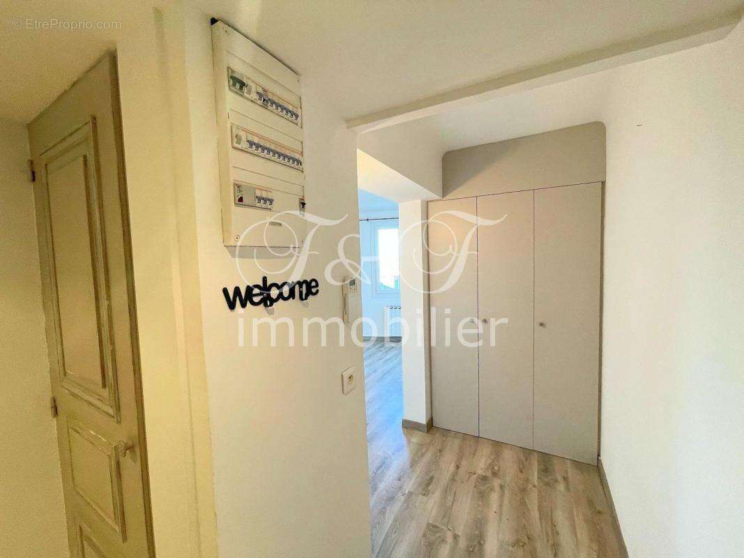 Appartement à BONNIEUX
