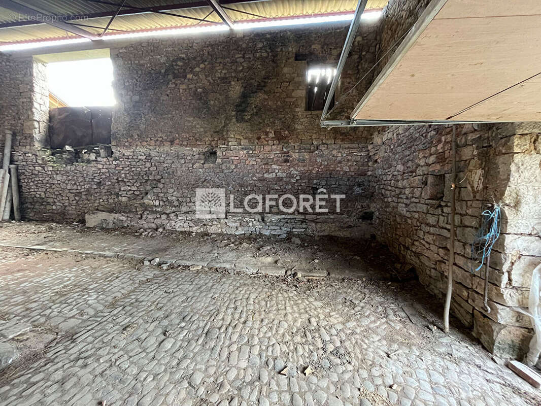 SALLES-LA-SOURCE: Maison de caractère  avec dépendances + jardin - photo 11
