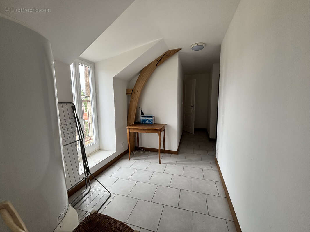 Maison à SAVIGNY-EN-VERON