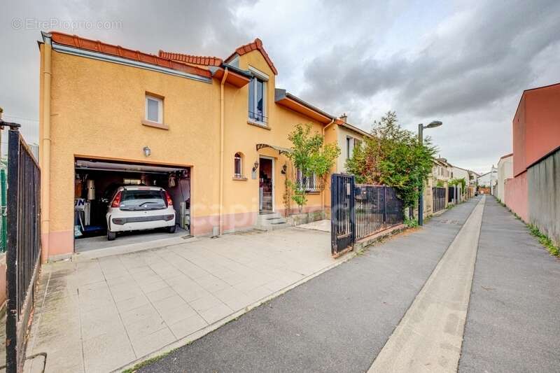 Maison à ROMAINVILLE