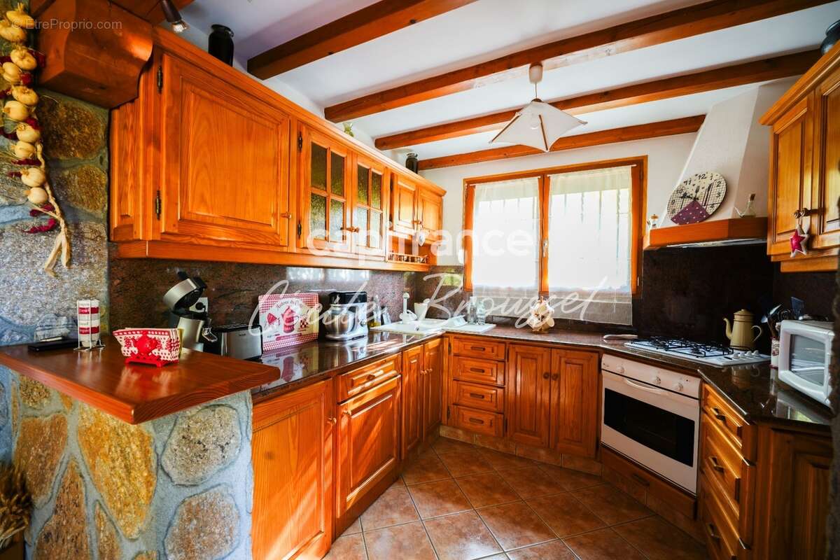 Maison d'exception 4 faces avec jardin arboré, source naturelle et vue panoramique sur les Pyrénées – Bolquère (66210) - photo 7