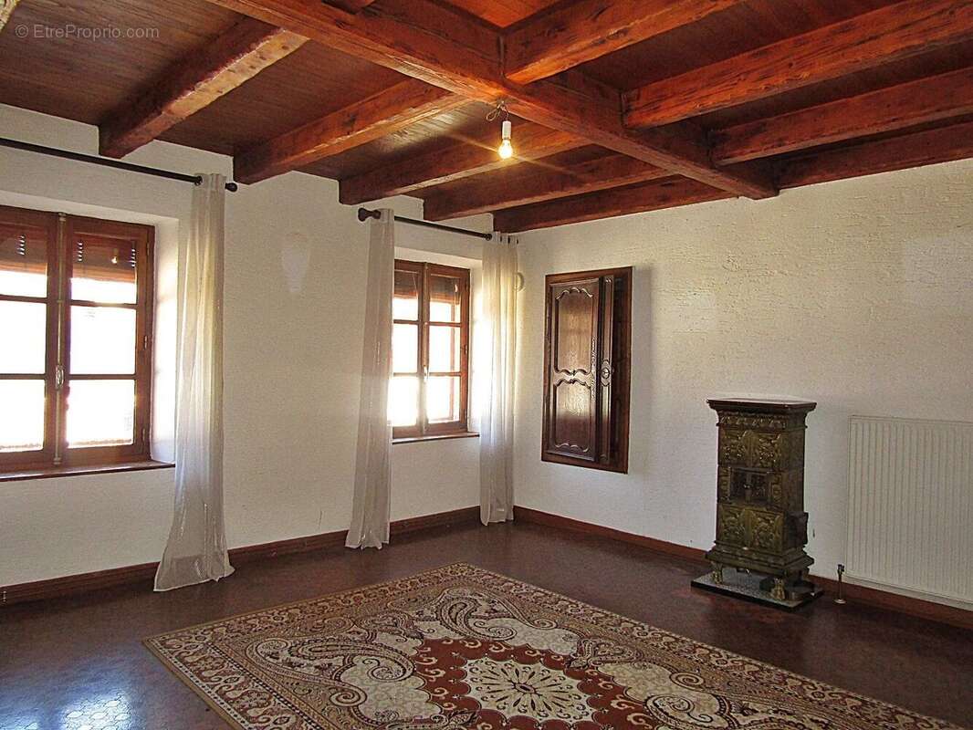 Maison à VIEUX-MOULIN