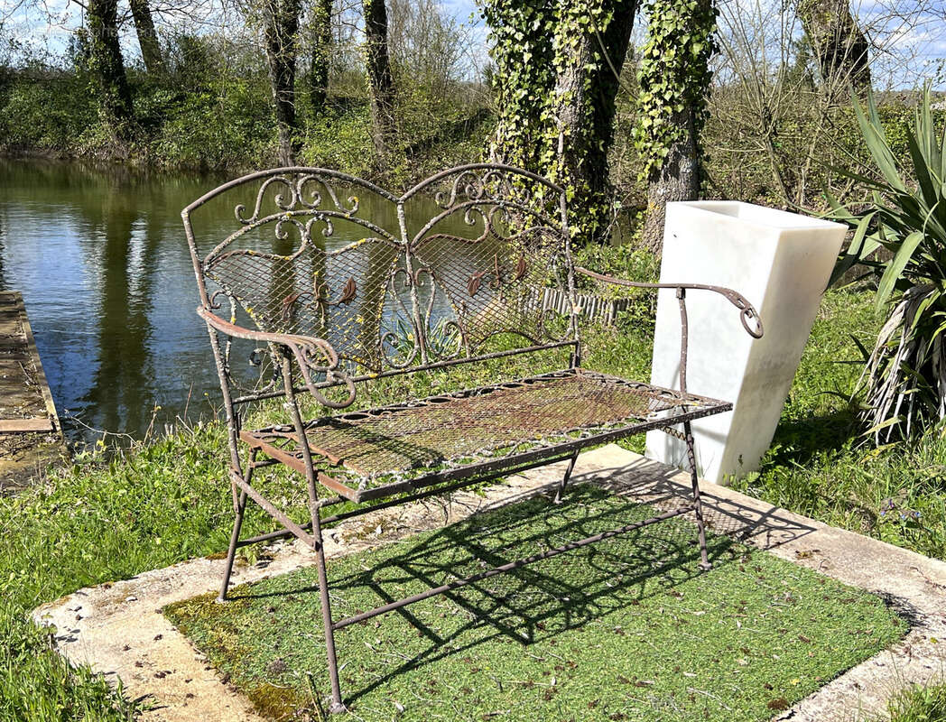 Maison à PONT-DE-VAUX