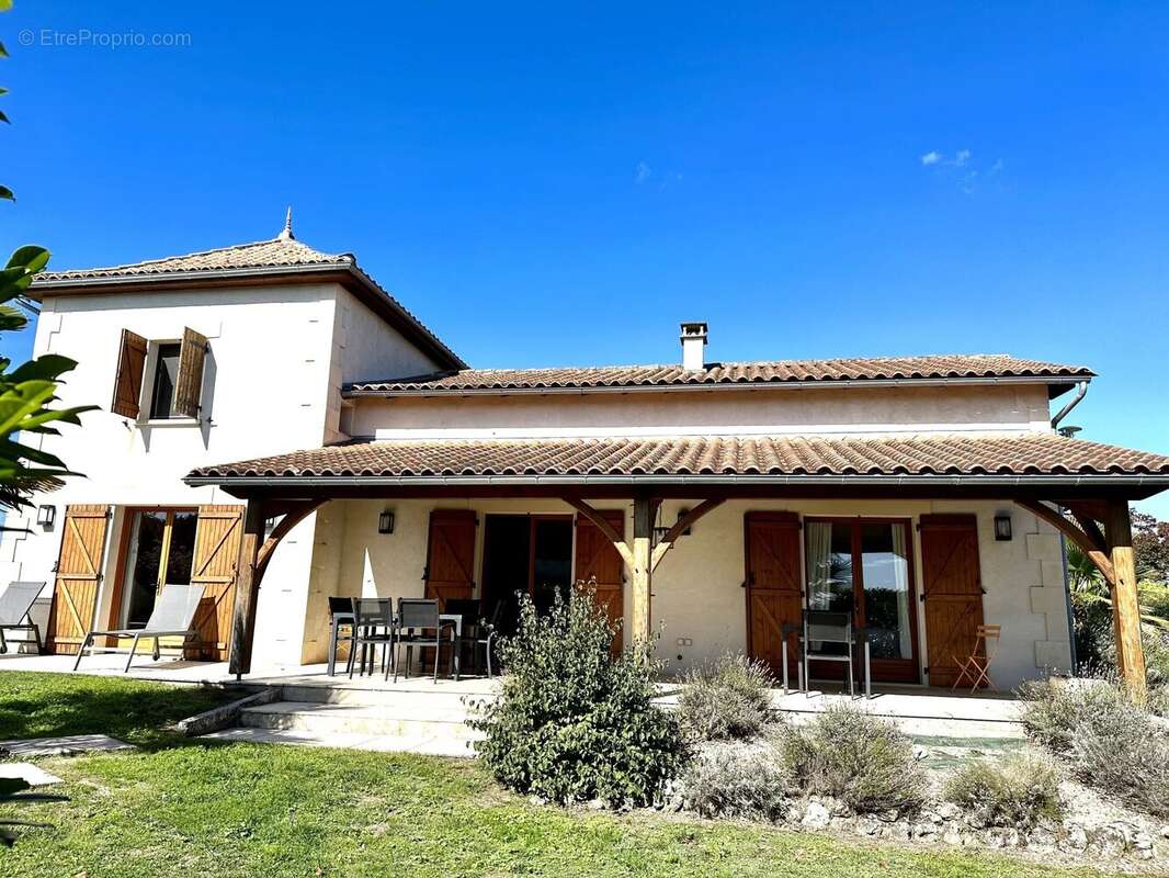 Maison à AUBETERRE-SUR-DRONNE