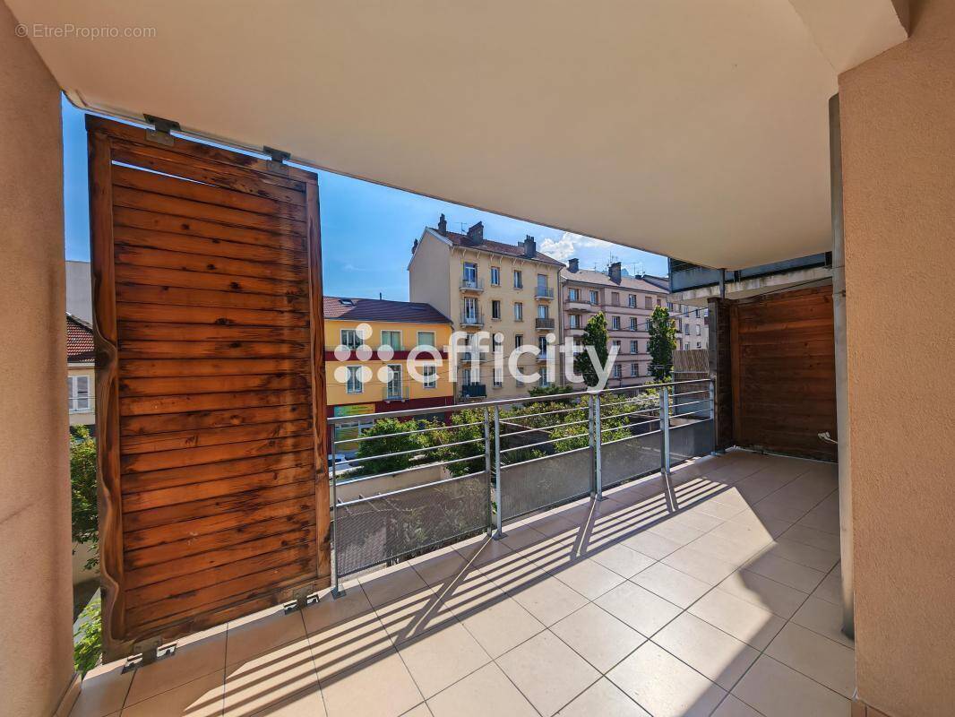 Appartement à FONTAINE