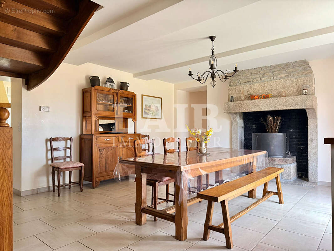 Maison à CARROUGES