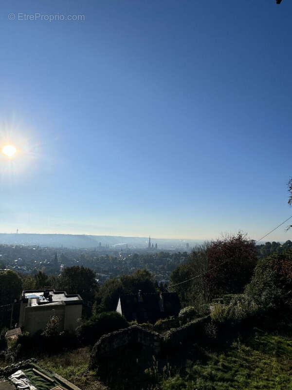 Appartement à MONT-SAINT-AIGNAN