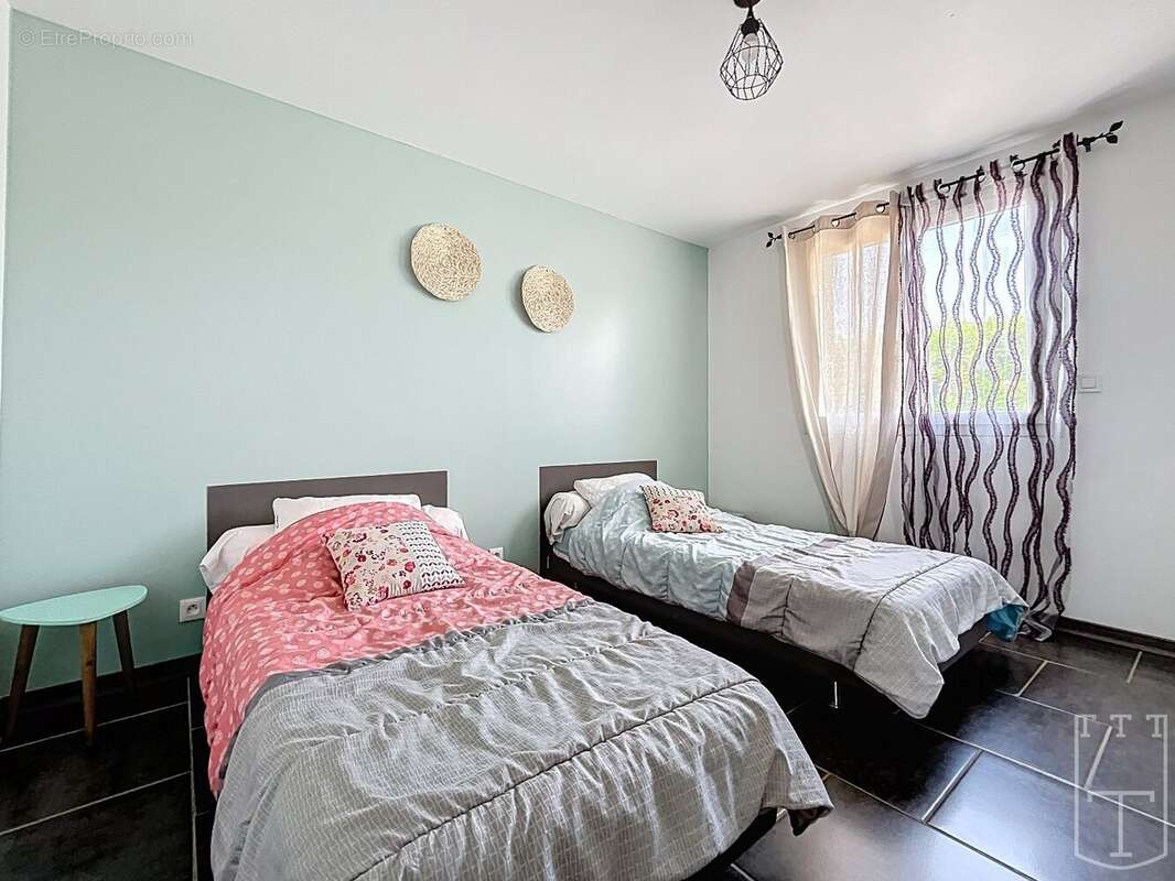 Maison à VALLON-PONT-D&#039;ARC