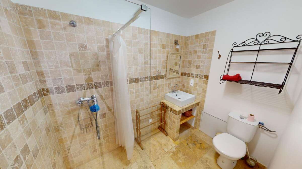LE MUY: Demeure de prestige en pierre ? Une propriété de caractère au coeur de la Provence varoise - photo 18