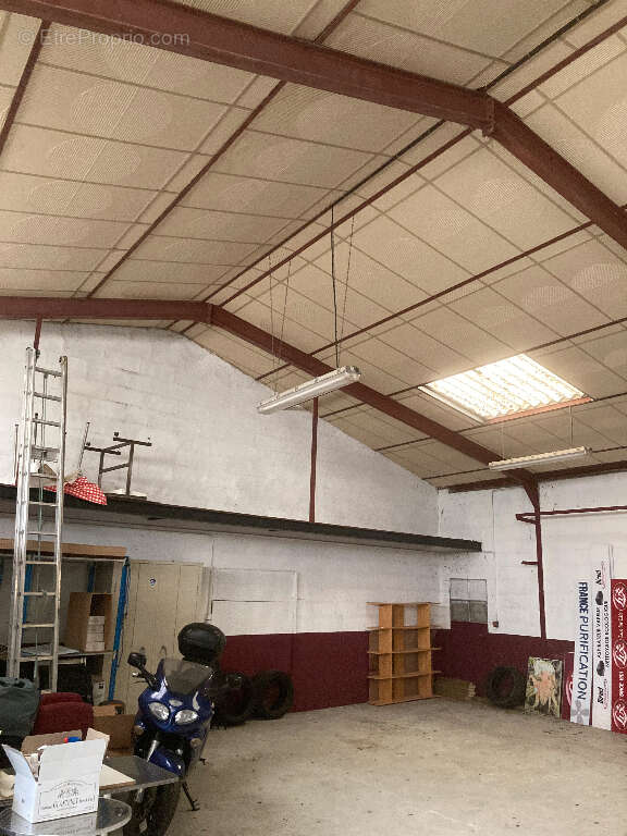 Commerce à IVOY-LE-PRE