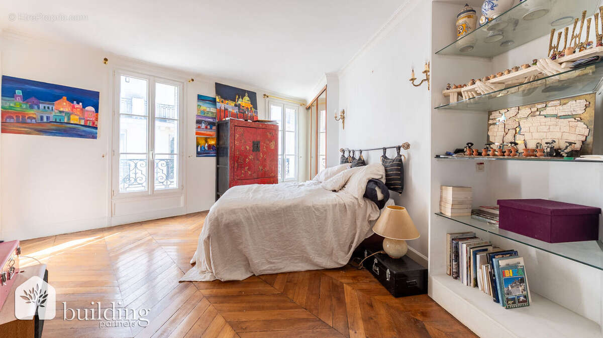 Appartement à PARIS-17E