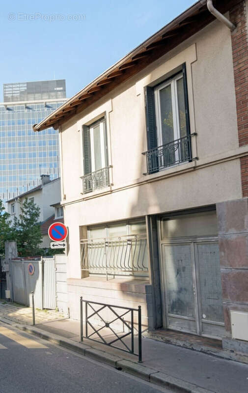 Maison à COURBEVOIE