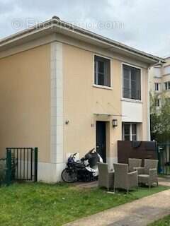 Maison 94 m² à Bonneuil-En-France  - photo 4