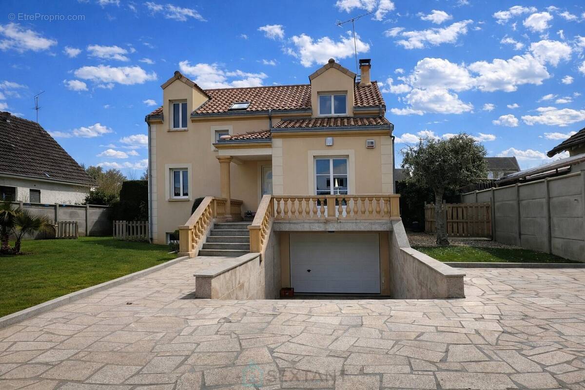 Maison à BOISSISE-LE-ROI