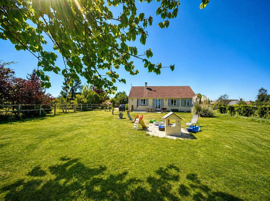 Maison à NOGENT-LE-ROI