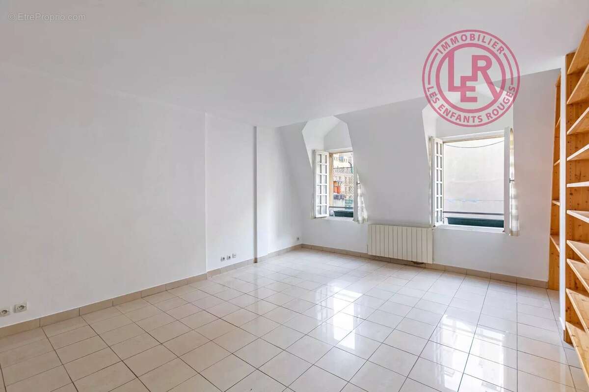 Appartement à PARIS-3E