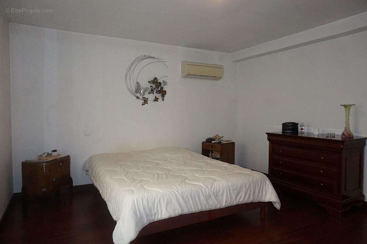 Appartement à LE CHAMBON-FEUGEROLLES