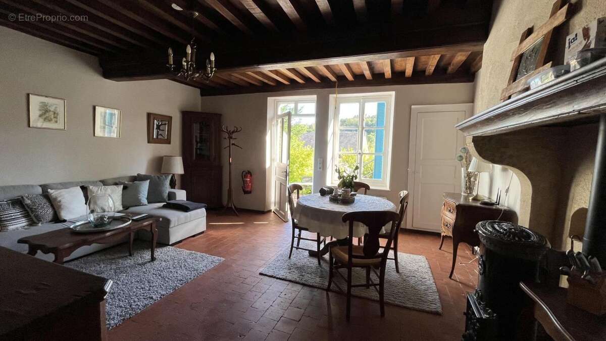 Maison à CUSSY-EN-MORVAN