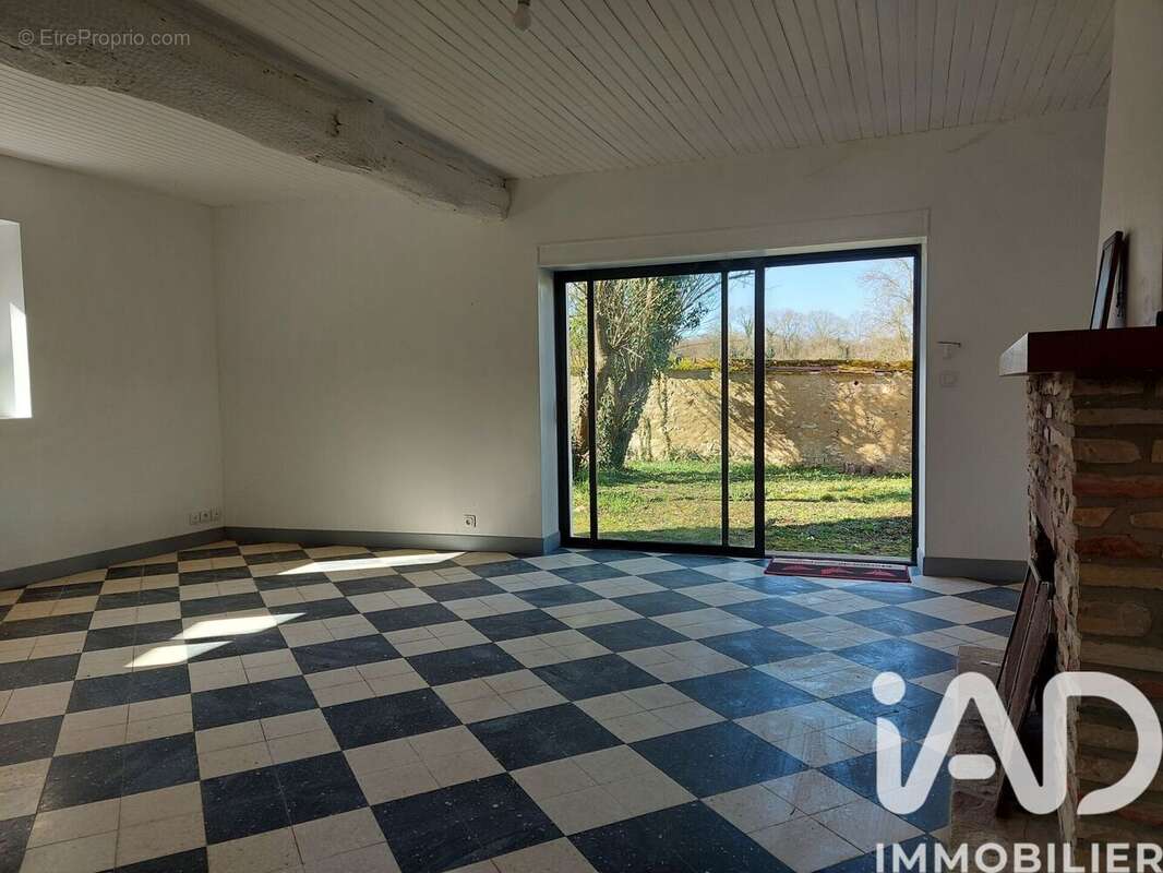 Maison 160 m² à Noisy-Rudignon  - photo 3