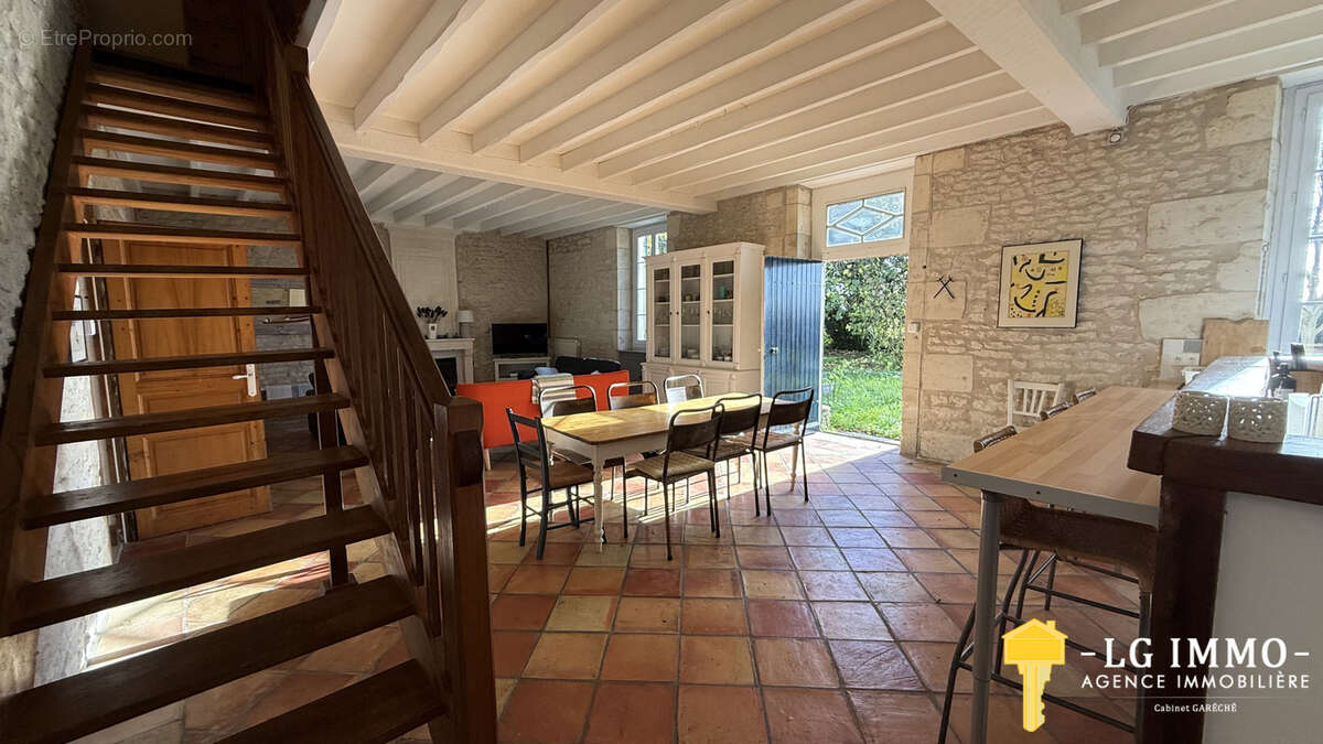 Maison à MORTAGNE-SUR-GIRONDE
