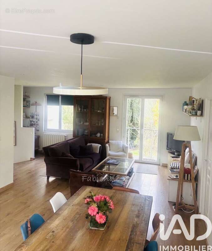 Photo 2 - Maison à VERRIERES-LE-BUISSON