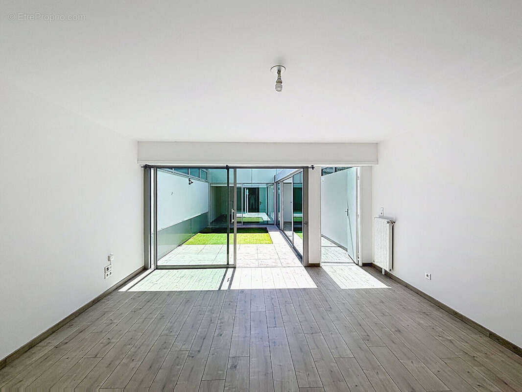 Maison 4 pièces - à vendre -  3 chambres - patio - La Courrouze - Rennes/Saint-Jacques - photo 2